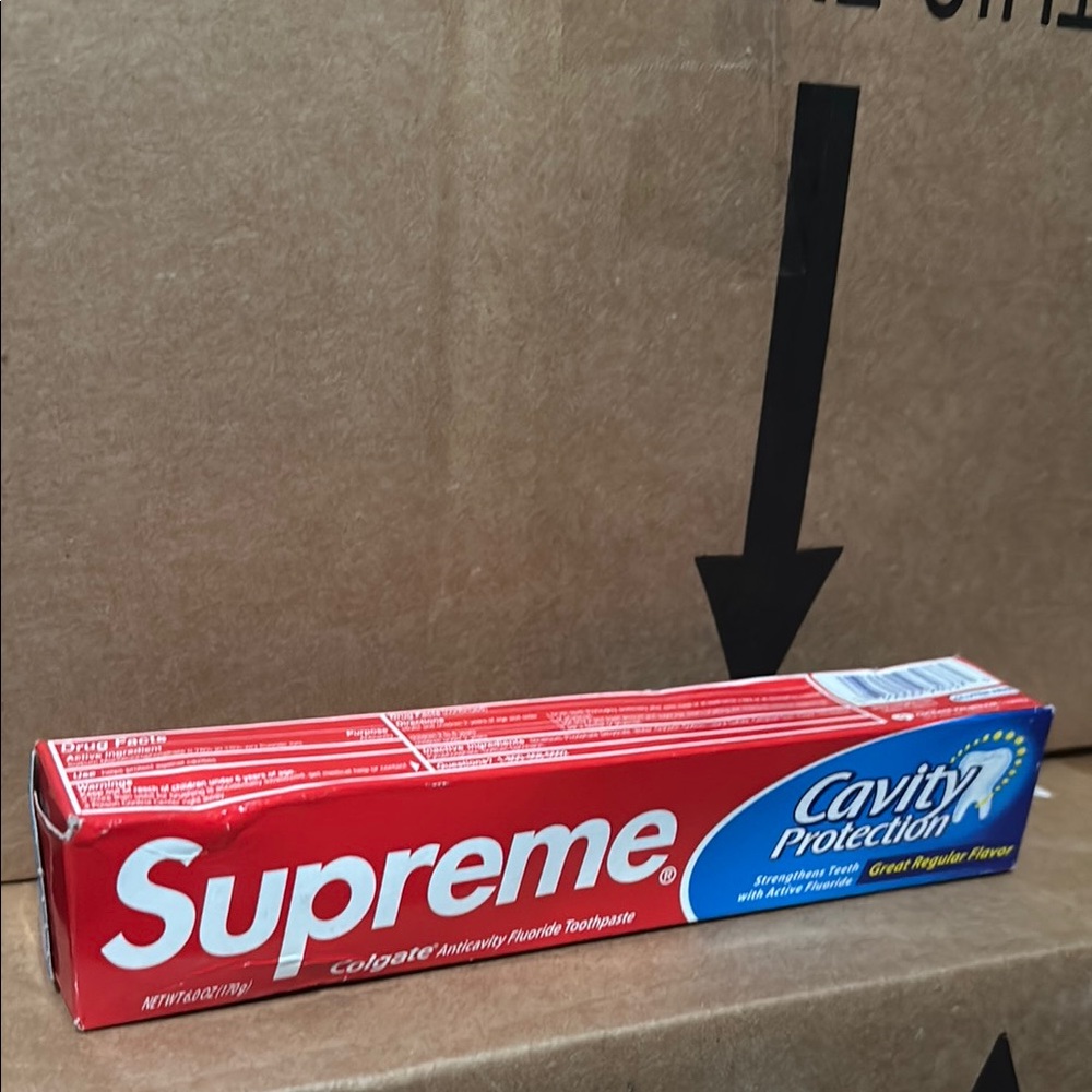 Supreme Red Toothpaste by Colgate - Picture 2 of 8